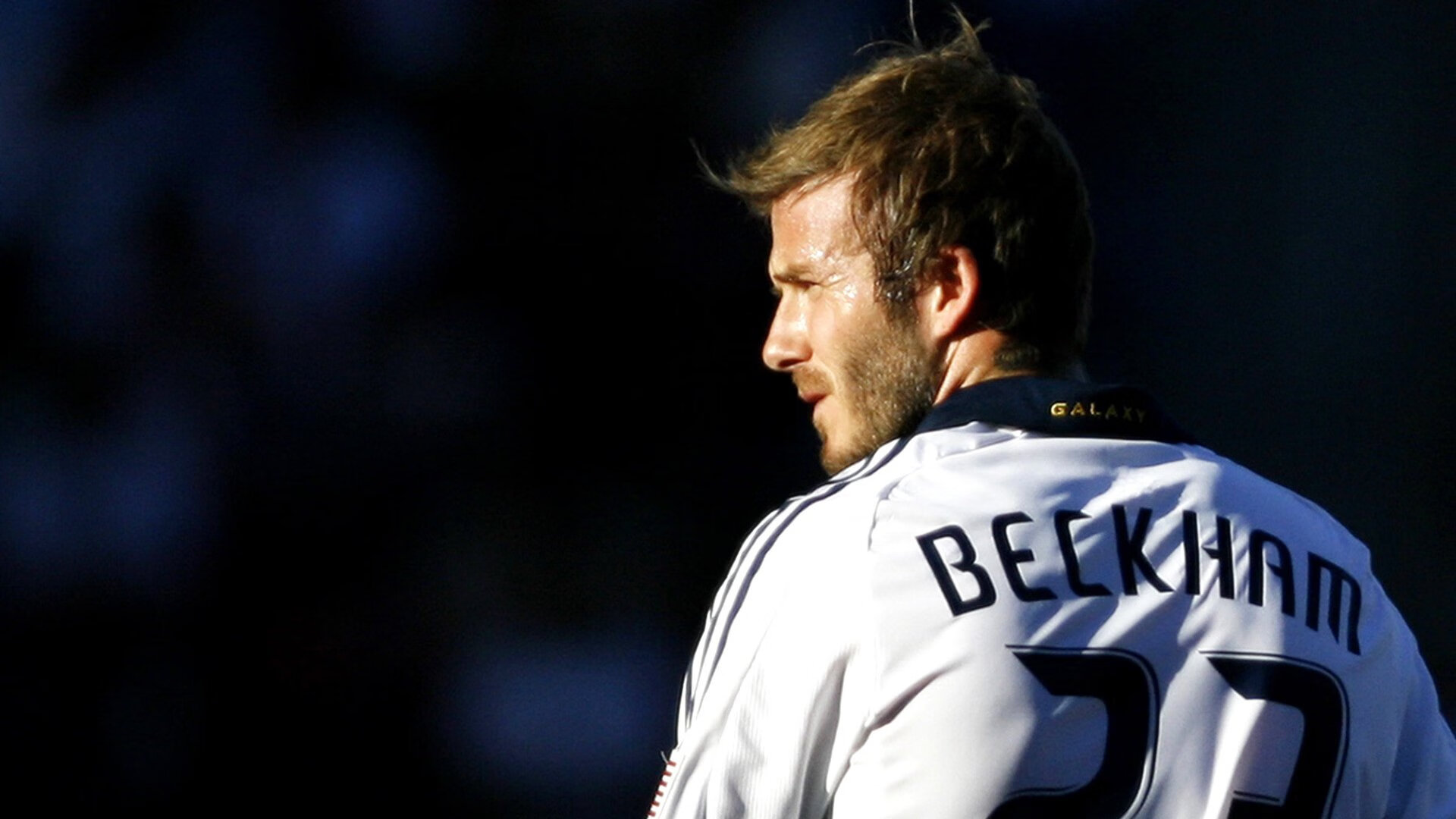 登贝莱夺金球，闪耀巴黎圣日耳曼，登贝莱足球